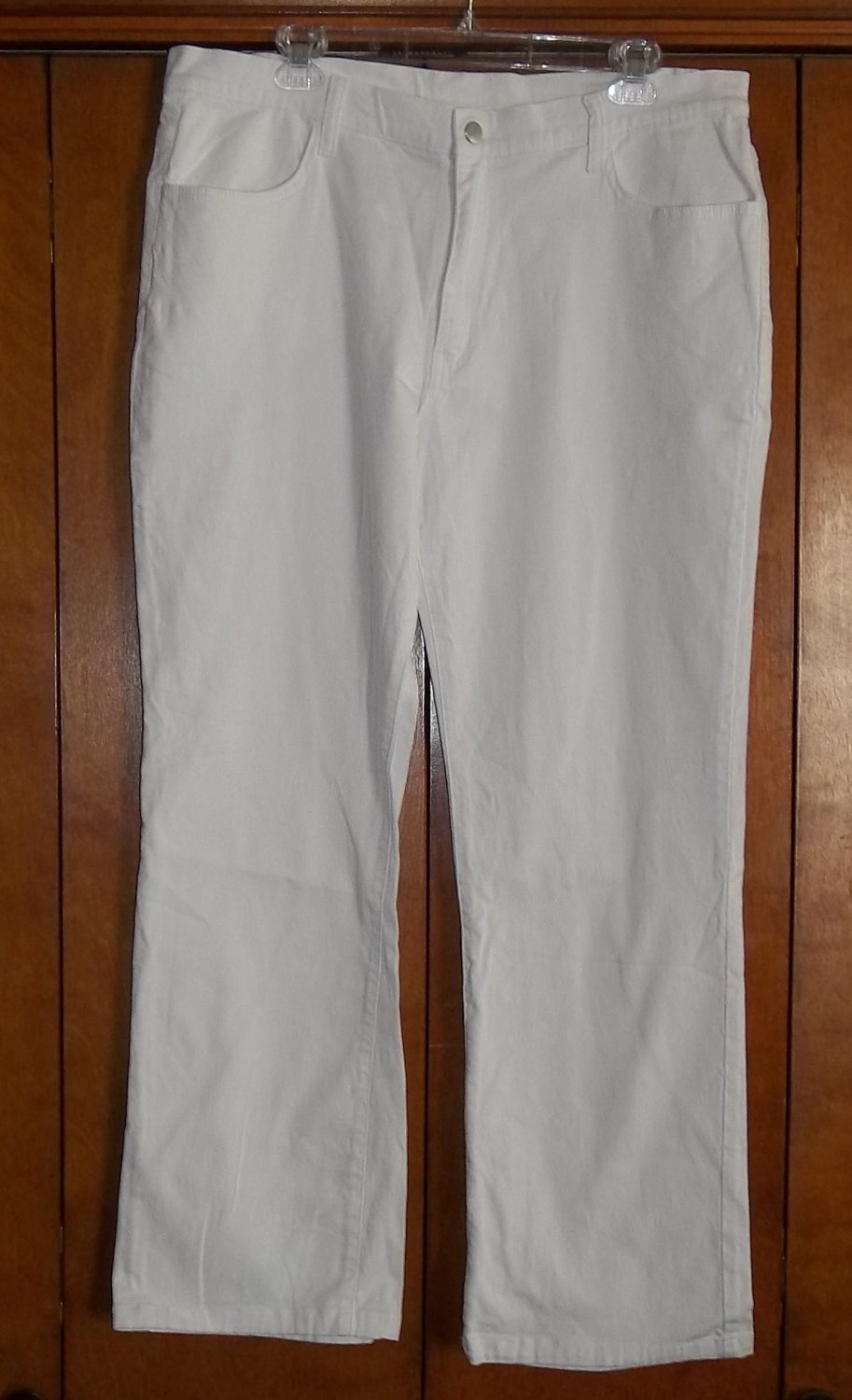 Ladies White Jeans - Size 14 (Monroe & Main)