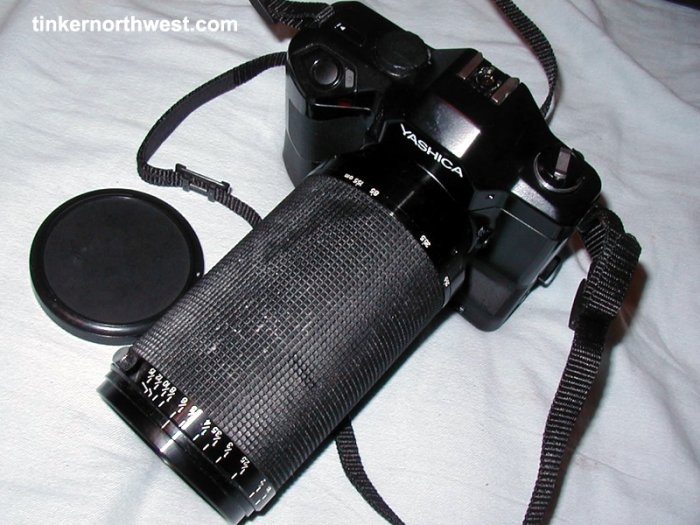 YASHICA DENTALEYE II 35MM CAMERA WITH CASE