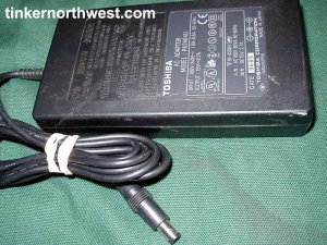 TOSHIBA AC POWER ADAPTER 15VDC 2.7A PA2484U