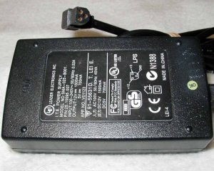 Leader Electronics SMA-025-B001 AC Power Adapter 3 pin 12VDC 1500mA 5V 700mA