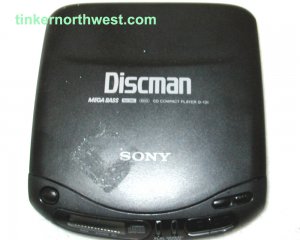 Sony Discman D-131 CD Player Mega Bass 1bit DAC AVLS