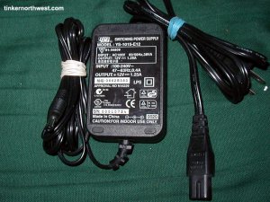 YHi YS-1015-E12 AC Power Adapter 12V DC 1.25A Supply