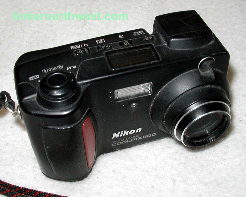 Nikon Coolpix 800 2MP Digital Camera w/ 2x Optical Zoom