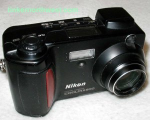 Nikon Coolpix 800 2MP Digital Camera w/ 2x Optical Zoom Set