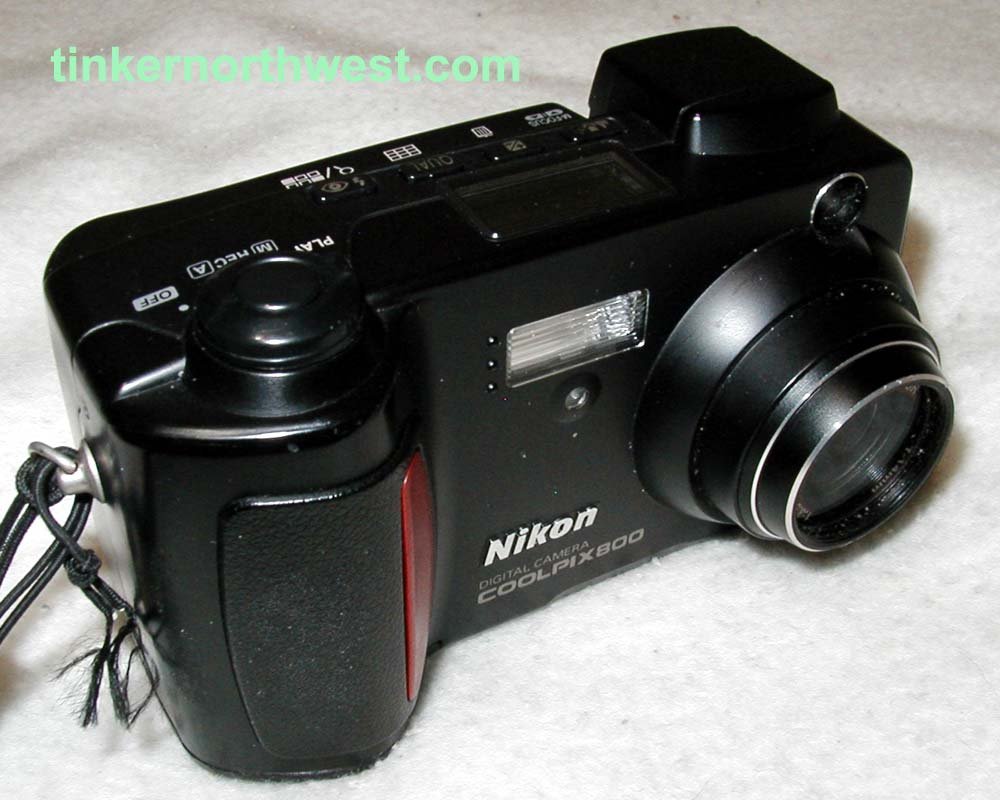 Nikon Coolpix 800 2MP Digital Camera w/ 2x Optical Zoom
