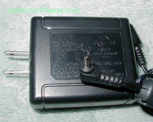 JVC AC Adapter AP-V12U APV12U GR-DV500U GR-D90U 11V 1A