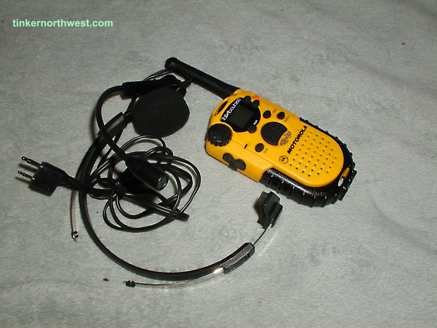 Motorola Talkabout 250, Walkie Talkie, 2 mile, Two Way Radio Yellow
