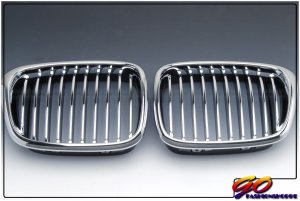 97~03 BMW E39 530i 540i Chrome / Black Front Grille-GRA4