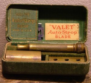 Valet Auto Strop Razor, Green Travel Case c.1900