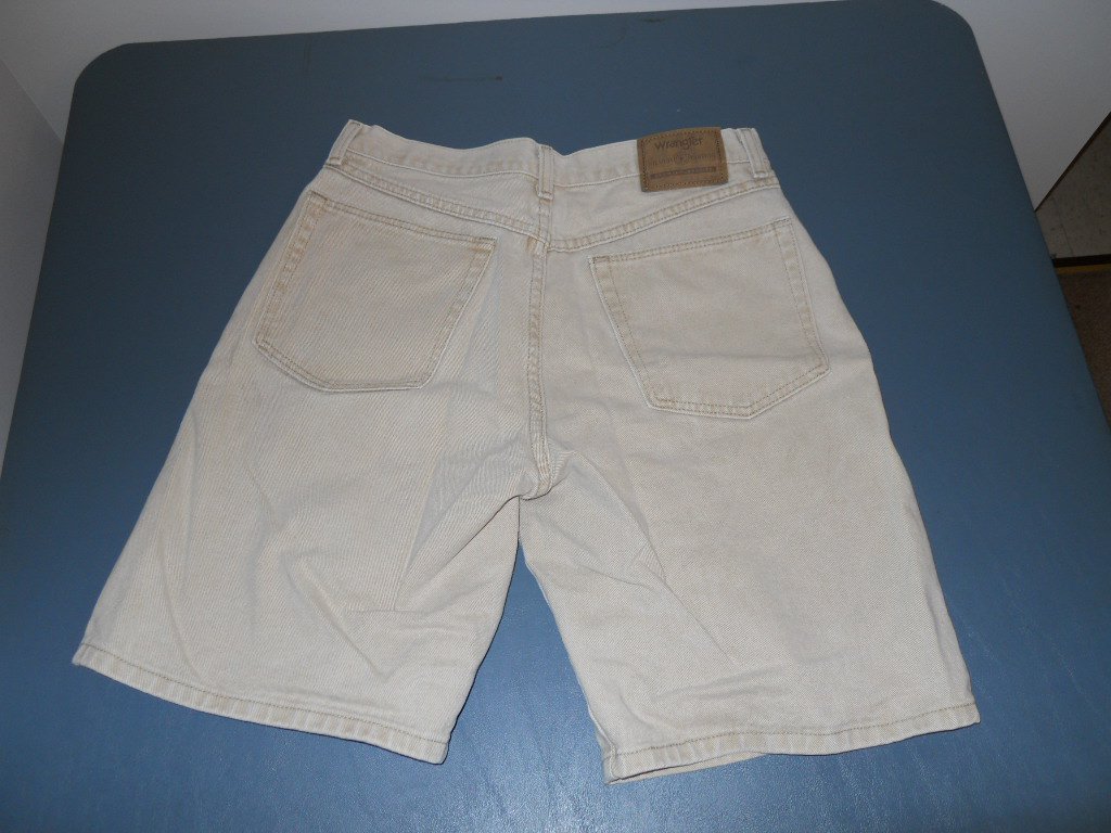 Wrangler men's tan denim jean shorts 32w