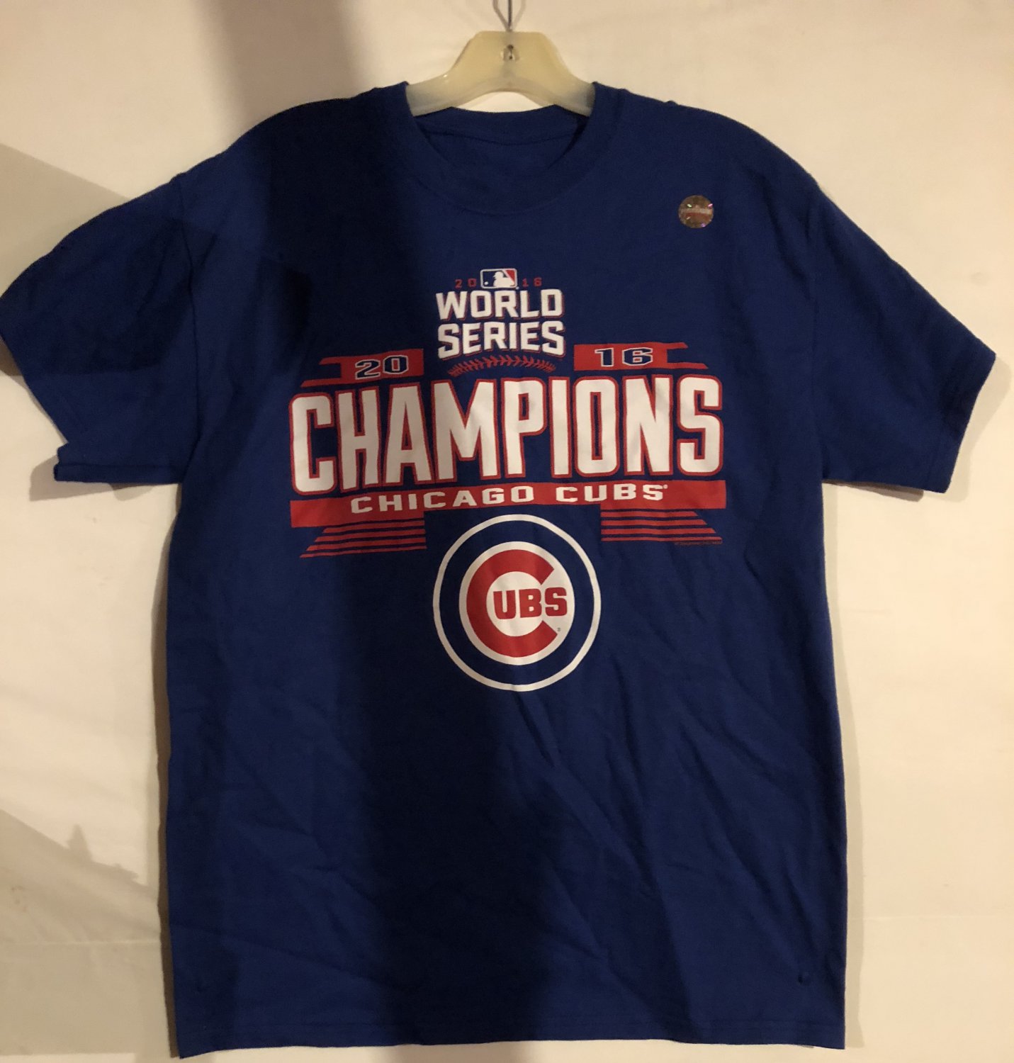 2016 WORLD SERIES CHAMPIONS CHICAGO CUBS T-Shirt Medium *NEW*
