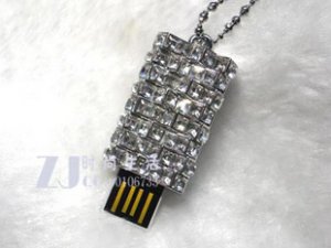 data traveler flash drive necklace 4 GB
