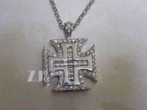 data traveler flash drive necklace 8GB