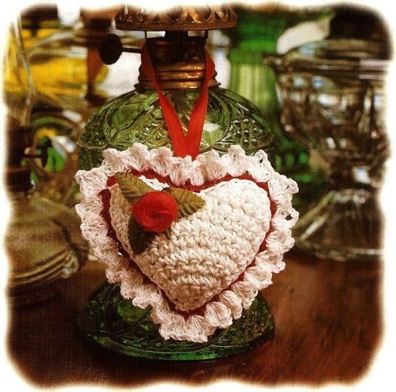 W395 Crochet PATTERN ONLY Little Potpourri Heart Sachet Pattern