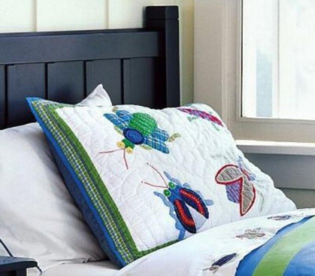 NEW POTTERY BARNBOYQUILT BED SHAMMAX BUGSSET 2 NEW