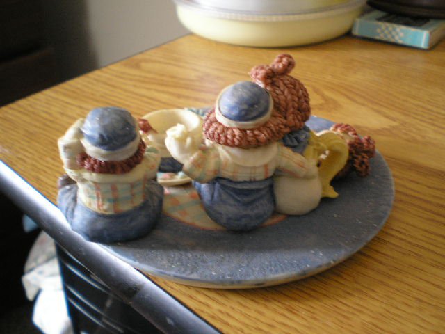 raggedy ann tea set basket