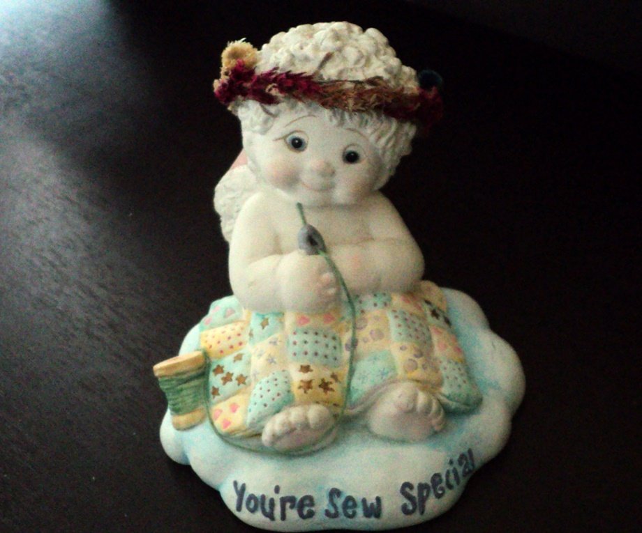 2003 Dreamsicles Angel Figurine You're Sew Special Signed Kristin 302262