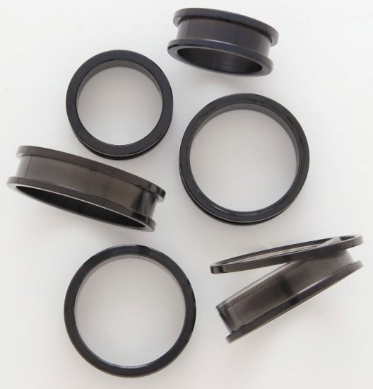 1 & 1/4" Inch Screw On Tunnels Ear Plugs Eyelets Black 31mm