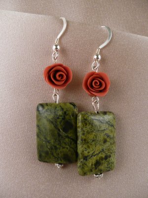 Red roses and jade