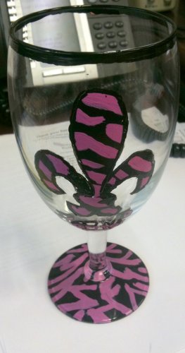 Fleur de Lis Wine Glass
