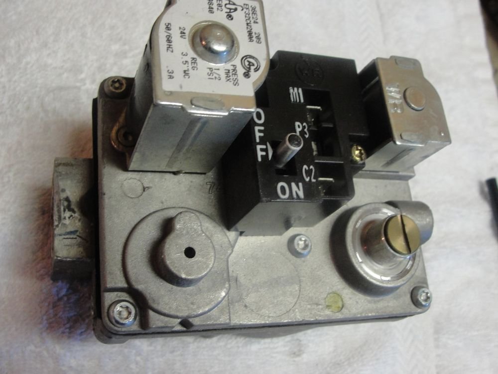 FURNACE GAS VALVE WHITE RODGERS 36E24209
