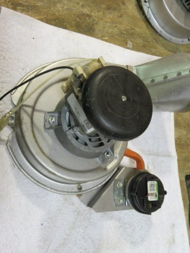INDUCER DRAFT BLOWER FOR GAS FURNACES LENNOX PART# 60M7901 FASCO   7058-0217