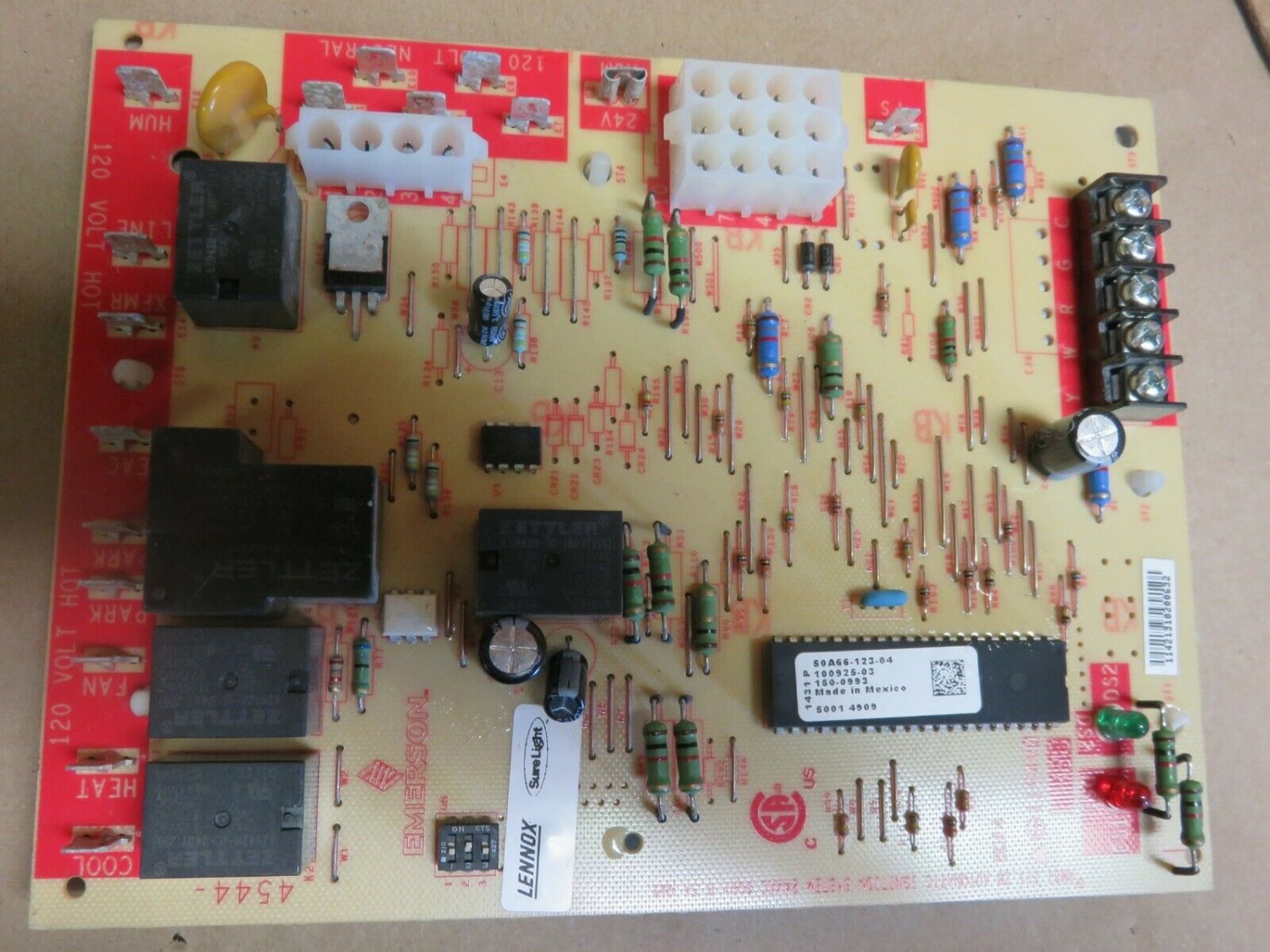 LENNOX GAS FURNACE CONTROL BOARD 50A6612304