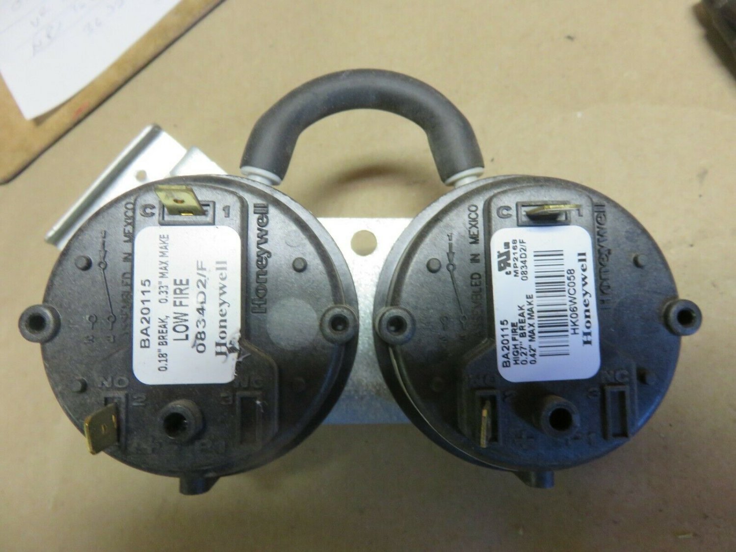 Carrier Furnace Pressure Switch 2 Stage Part HK06WC058 Honeywell BA20115