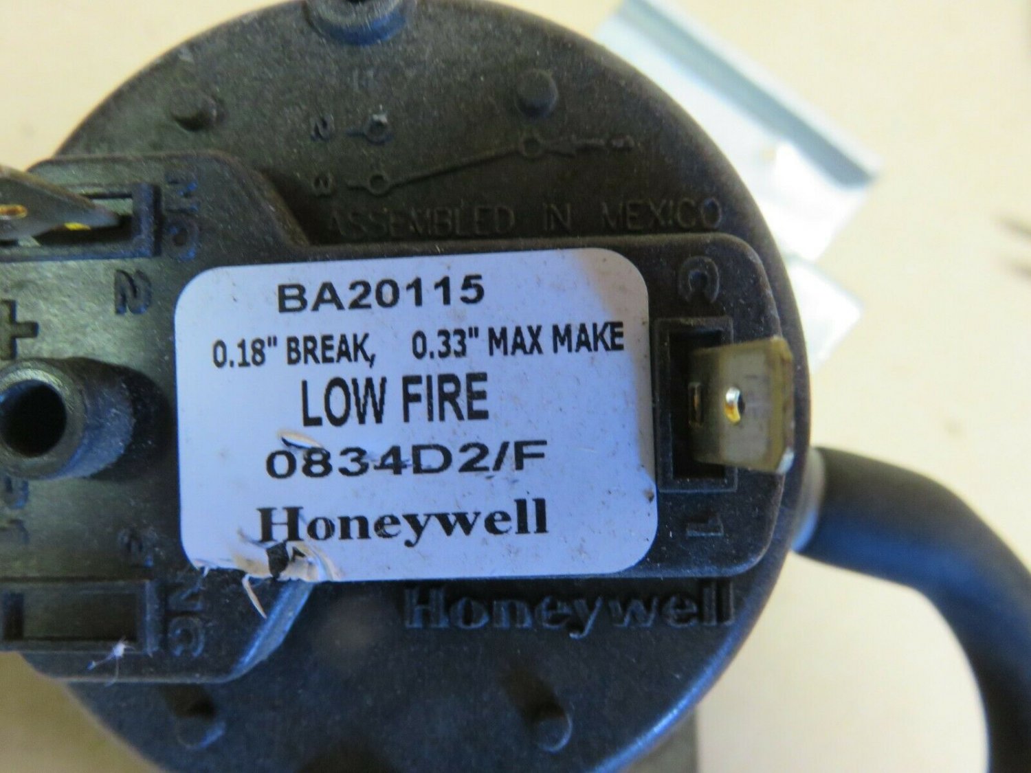 Carrier Furnace Pressure Switch 2 Stage Part HK06WC058 Honeywell BA20115