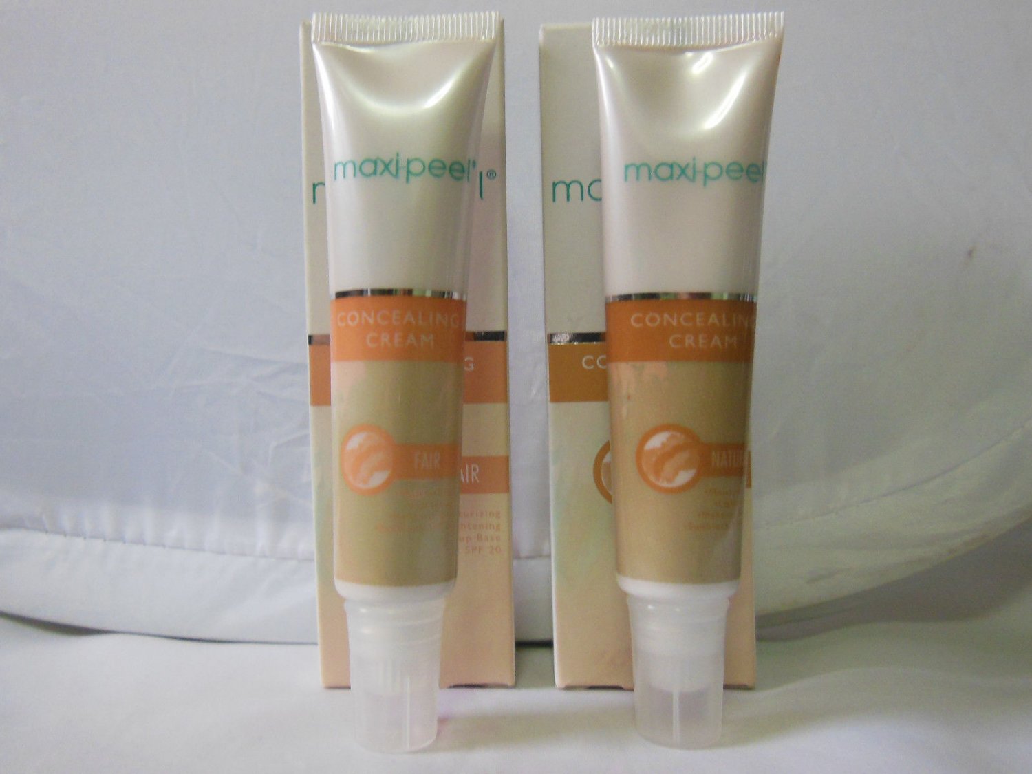 MaxiPeel Concealing Creams Whitening Foundation/Base FairNatural