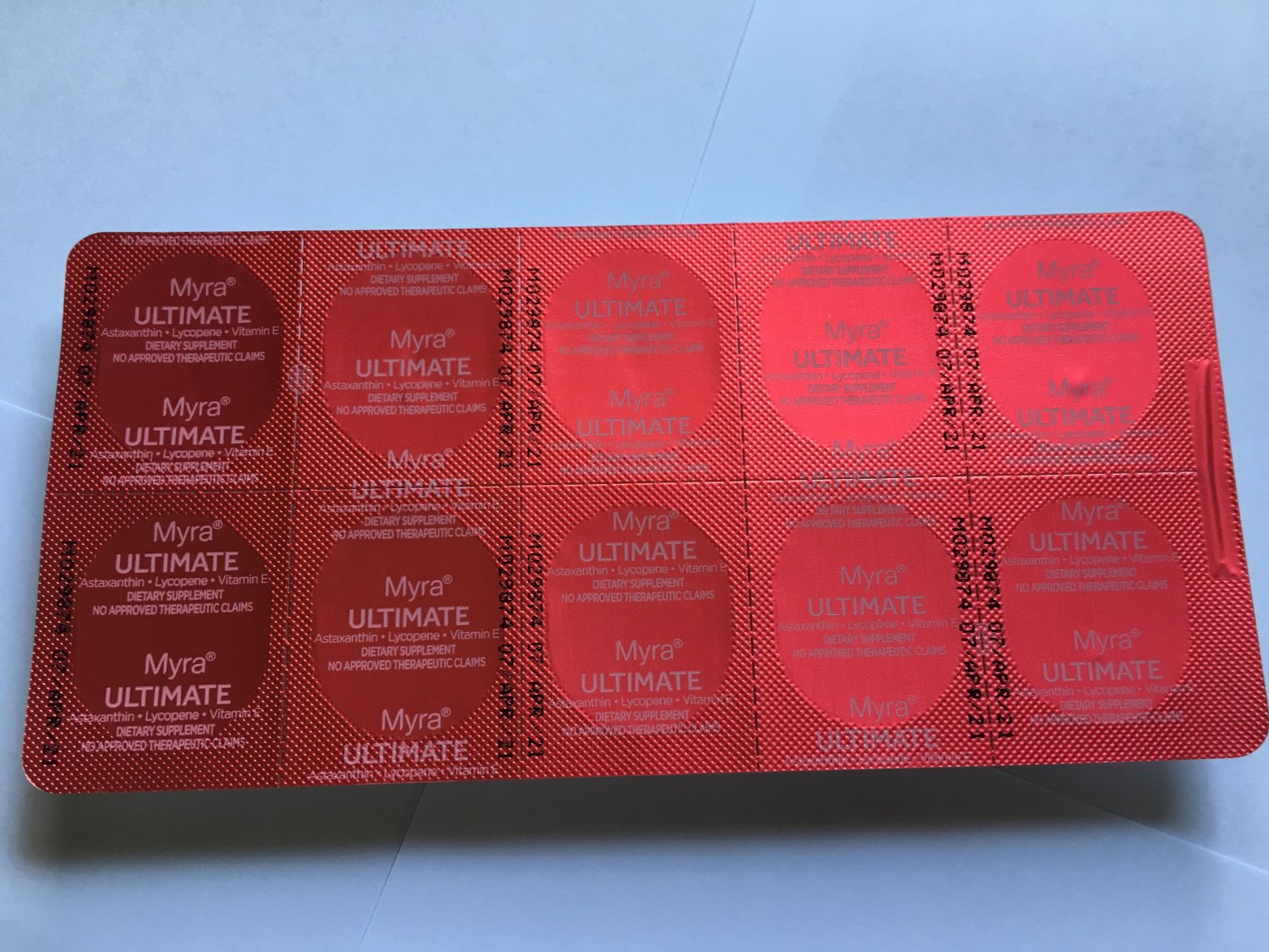 MYRA ultimate Vitamin E Lycopene Anti Aging Gel Caps Blooming Skin 1