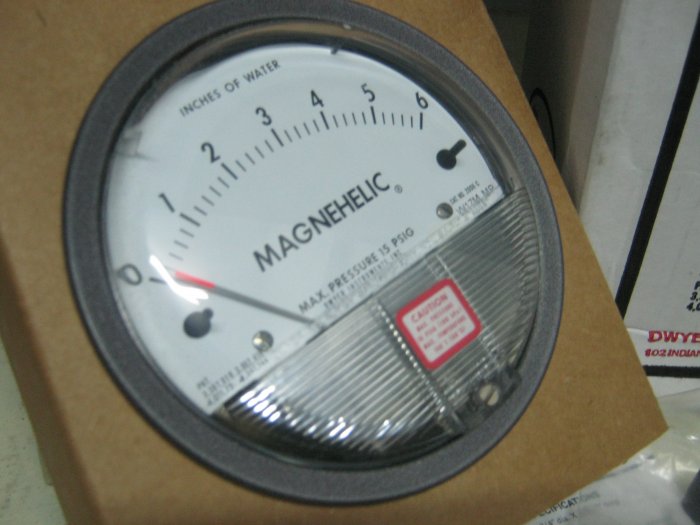 Dwyer Magnehelic Pressure Gauge
