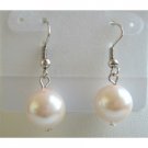 D098  Cream Synthetic Pearls Stud Earrings