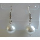 D097  White Synthetic Pearls Stud Earrings