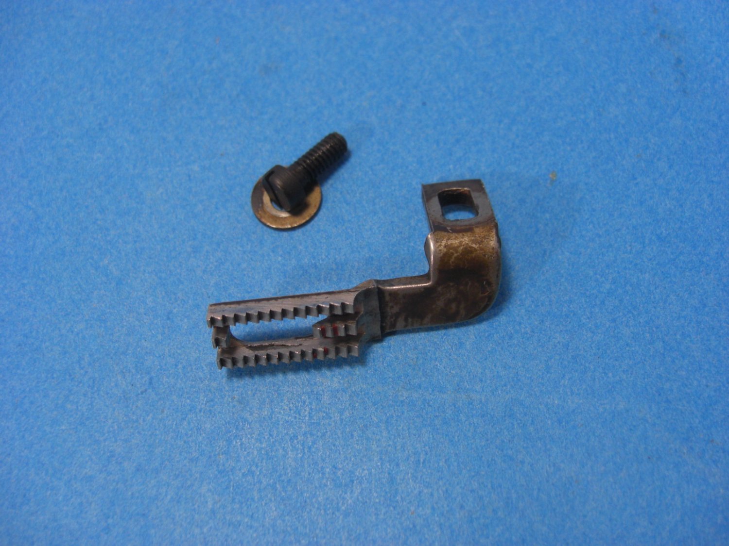 Kenmore Rotary Sewing Machine Feed Dog Model 117141 RM4