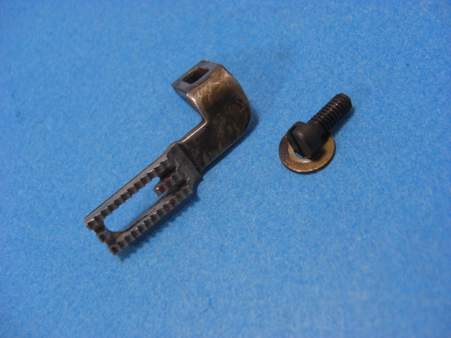 Kenmore Rotary Sewing Machine Feed Dog Model 117141 RM4