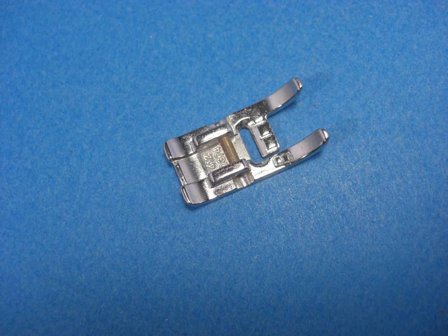 Viking Presser Foot "B" Metal Aplique 412 0374