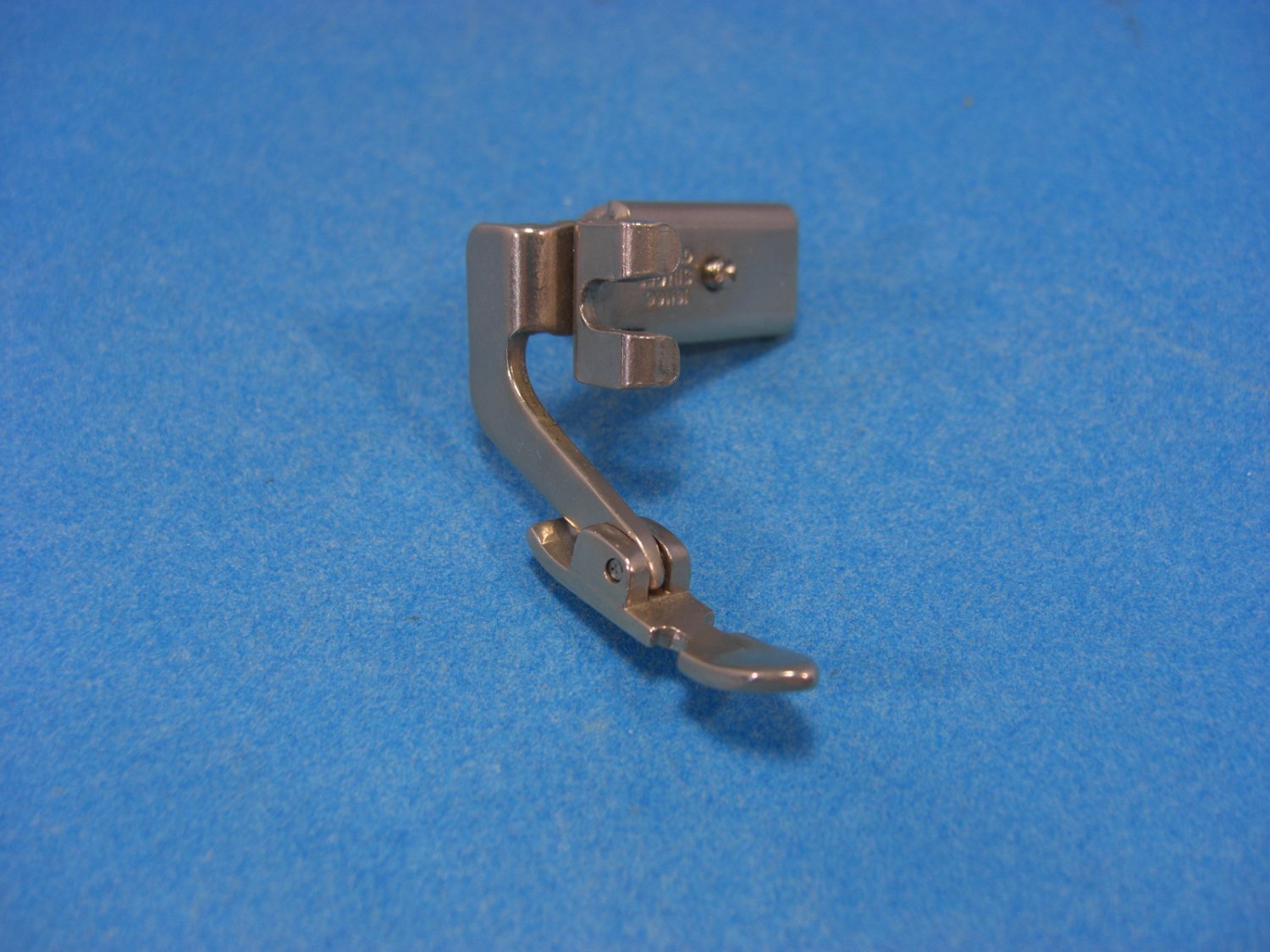 Singer Zipper Foot Slant Shank Adjustable Hinged #161166 B-13