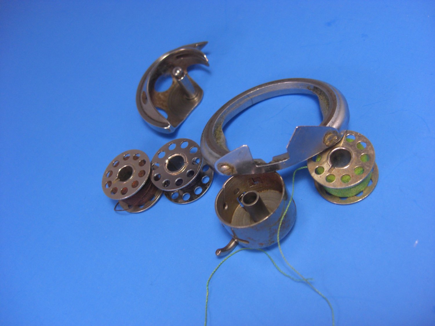 Kenmore White Front Load ZigZag Assembly Bobbin Case Hook Race Cover