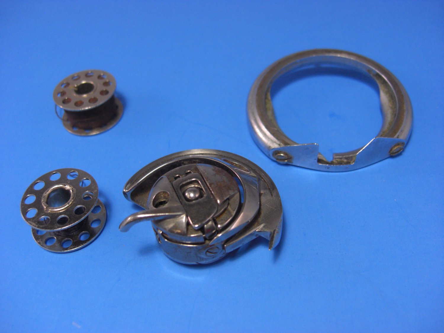 Kenmore White Front Load ZigZag Assembly Bobbin Case Hook Race Cover