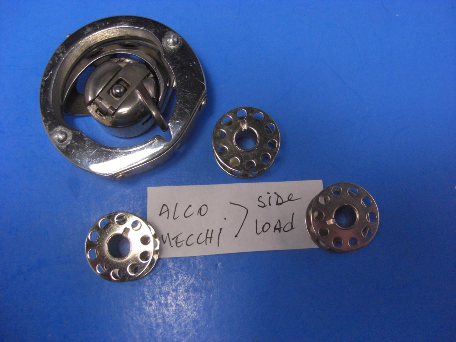 Alco & Necchi Sewing Machine Side Load Bobbin Hook Shuttle Case Race + 4 Bobbins