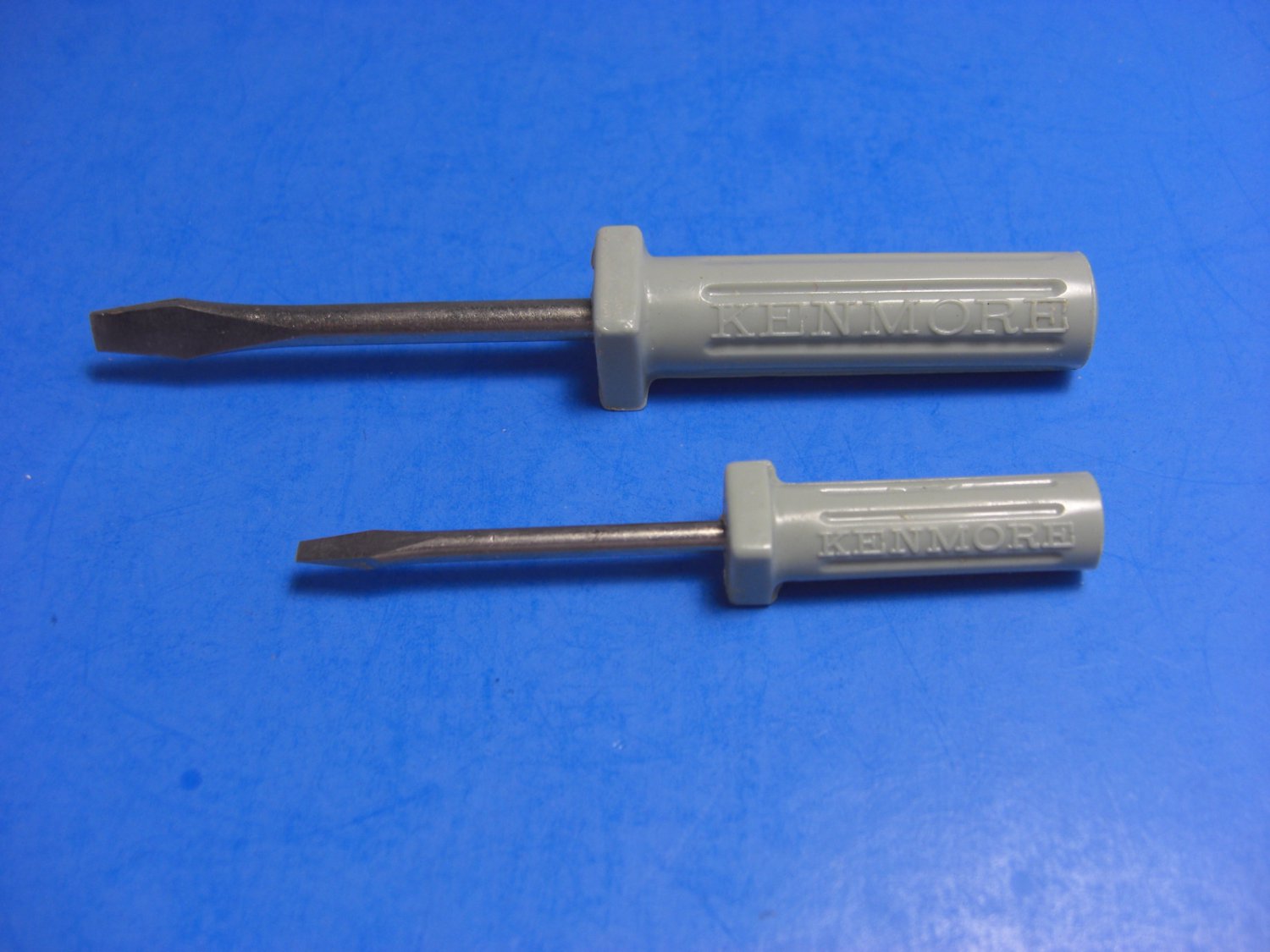 2 Vintage Green Sears Kenmore Sewing Machine Screwdrivers