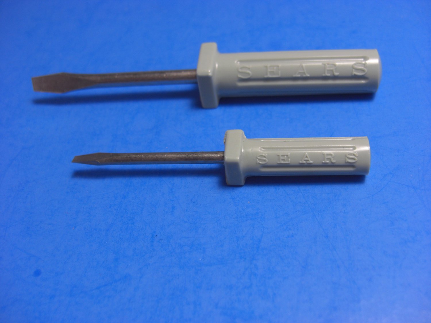 2 Vintage Green Sears Kenmore Sewing Machine Screwdrivers