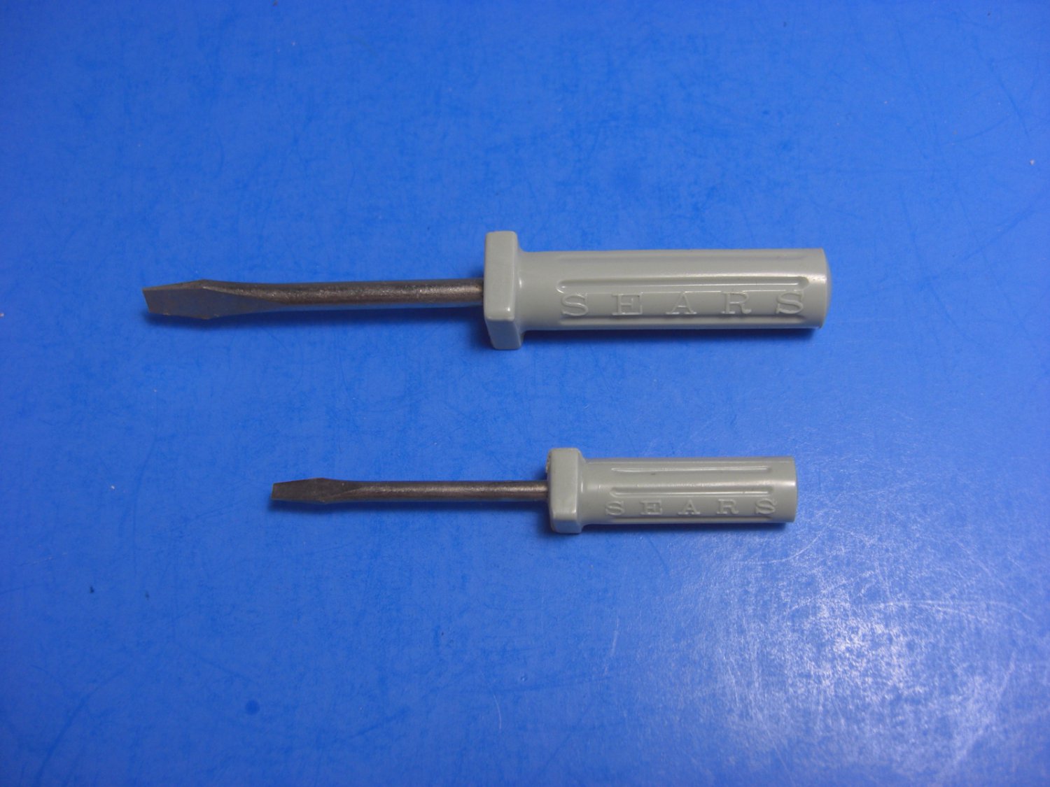 2 Vintage Green Sears Kenmore Sewing Machine Screwdrivers