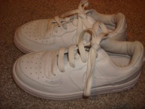 Boys Nike Air Force One Tennis Shoes Size  2 New