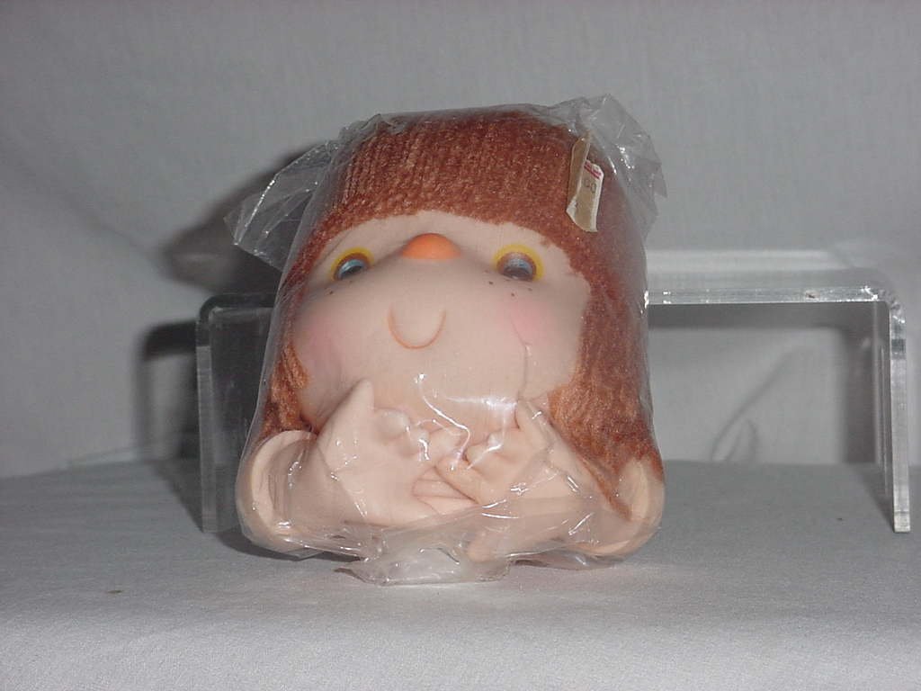 Fibre Craft Yarn Doll head and hands Strawberry Shortcake No. 146