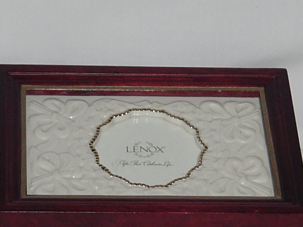Lenox Wood Porcelain Musical Jewelry Box Trinket Box No. 161