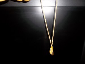 GOLDEN STONE PENDANT