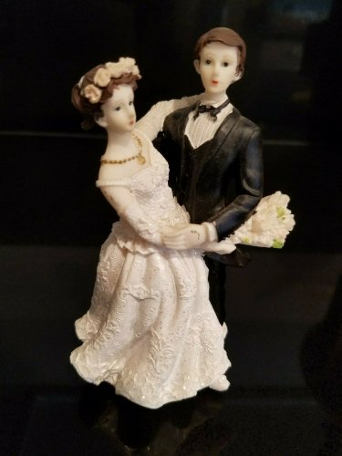 Cake Topper Wedding Ceremony Bride and Groom Dancing Resin Cake Figurine Decor