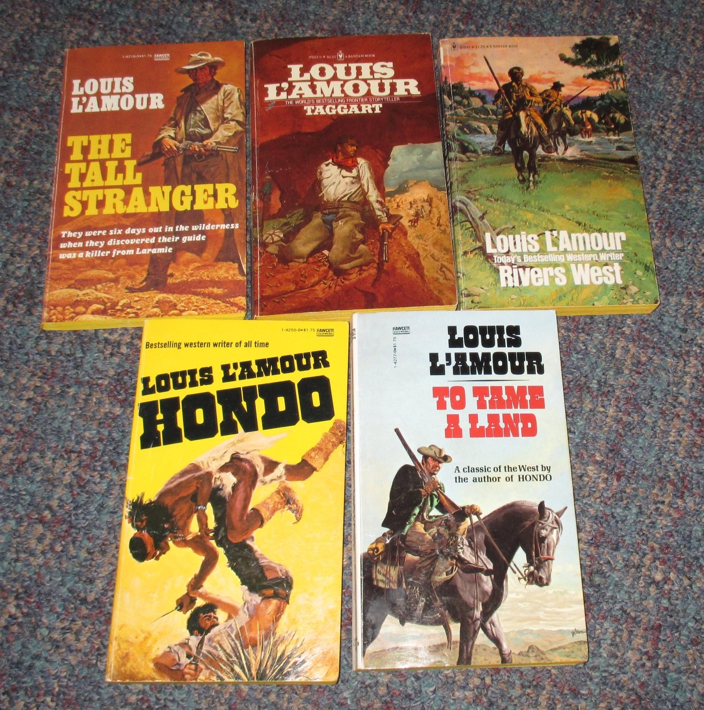 Lot of (5) Louis L'Amour Paperbacks Western